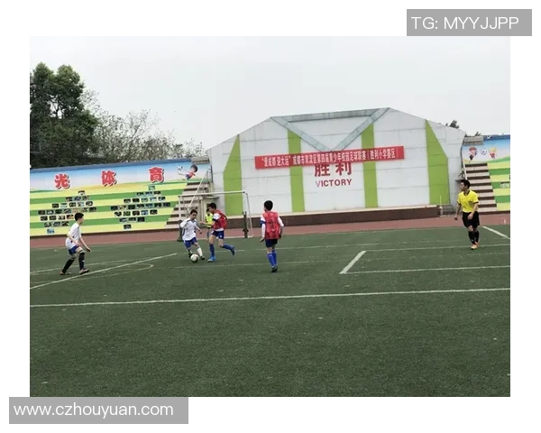 开挂车的足球明星们如何在赛场内外展现个人魅力与风采 开挂车的足球明星们如何在赛场内外展现个人魅力与风采